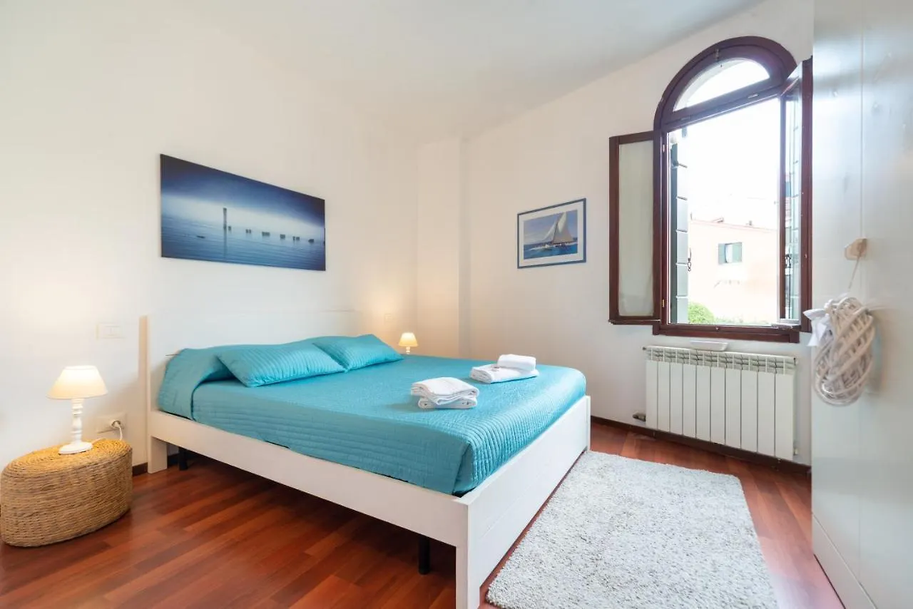 شقة Tabacchi446 البندقية 0*,